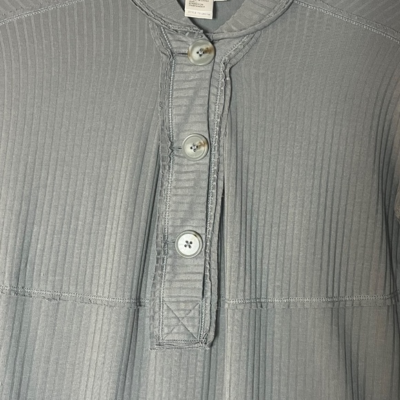 Tru Luxe Jeans Ribbed Henley Blouse Women’s Small Lightweight Olive Green 3/4 - Picture 6 of 9